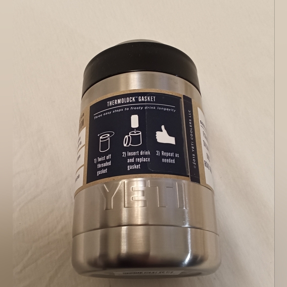 YETI Colster Stainless Steel No Sweat Design Keeps drinks cold for hours - Picture 8 of 8